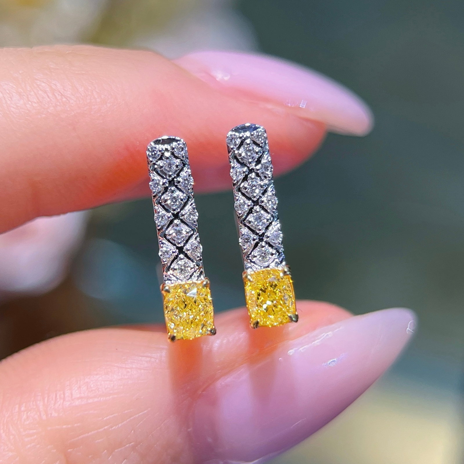 14k Gold 0.48 Ctw Natural Yellow Diamond & Diamond Earrings: Ref:231176367gold // content:14k // goldmain // gemstone:yellow // diamondshape:cushioncarat // weight:0. 4ct // color:yellowtreatment:naturaladjacent // gemstone // 2 // : // diamondshape:roundcarat