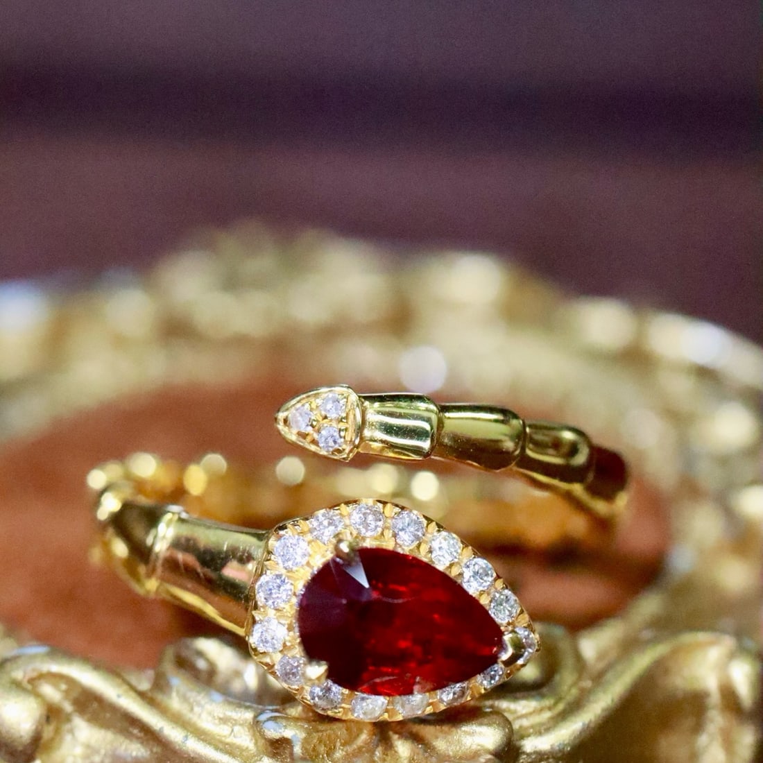 14k Gold 1.04 Ctw Natural Ruby & Diamond Ring: Ref:231176370gold // content:14k // goldring // size:7. 25usmain // gemstone:rubyshape:pearcarat // weight:0. 90ct // color:redtreatment:naturaladjacent // gemstone // 2 // : // diamondshape:roundcara
