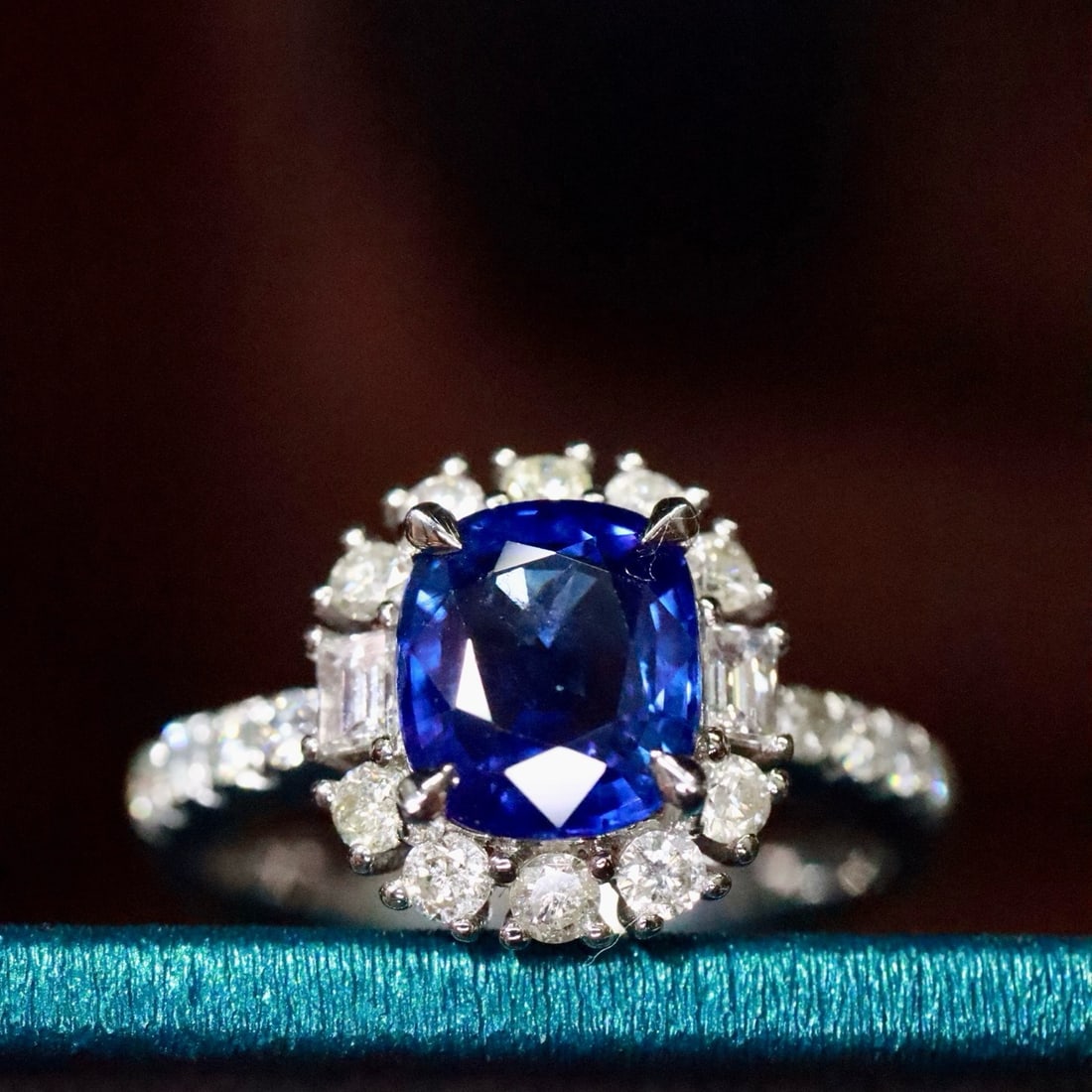 14k Gold 2.56 Ctw Natural Sapphire & Diamond Ring - 4