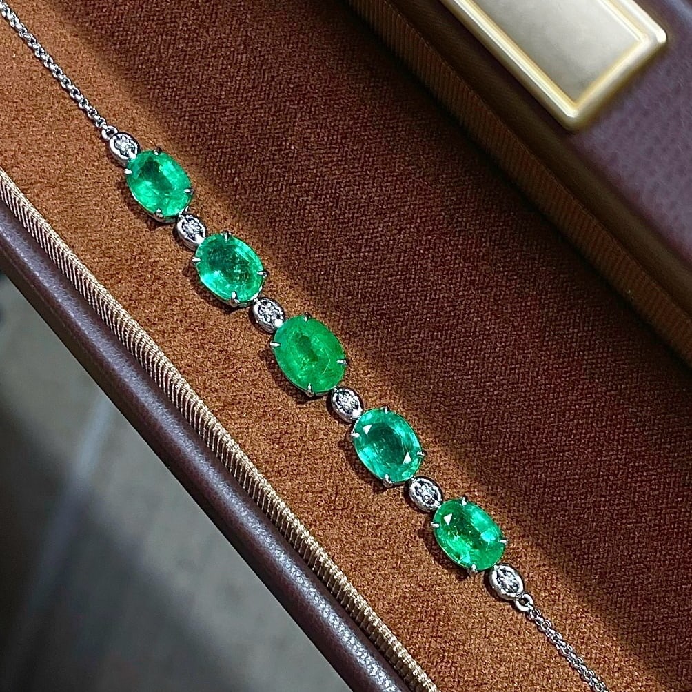 14k Gold 6.35 Ct Natural Emerald & Diamond Bracelet - 2