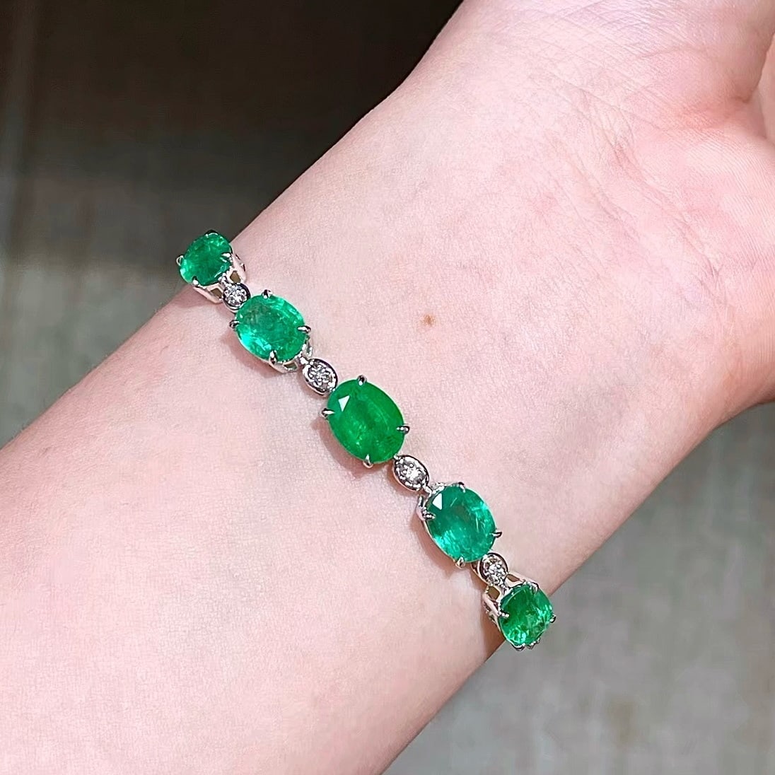 14k Gold 6.35 Ct Natural Emerald & Diamond Bracelet - 5