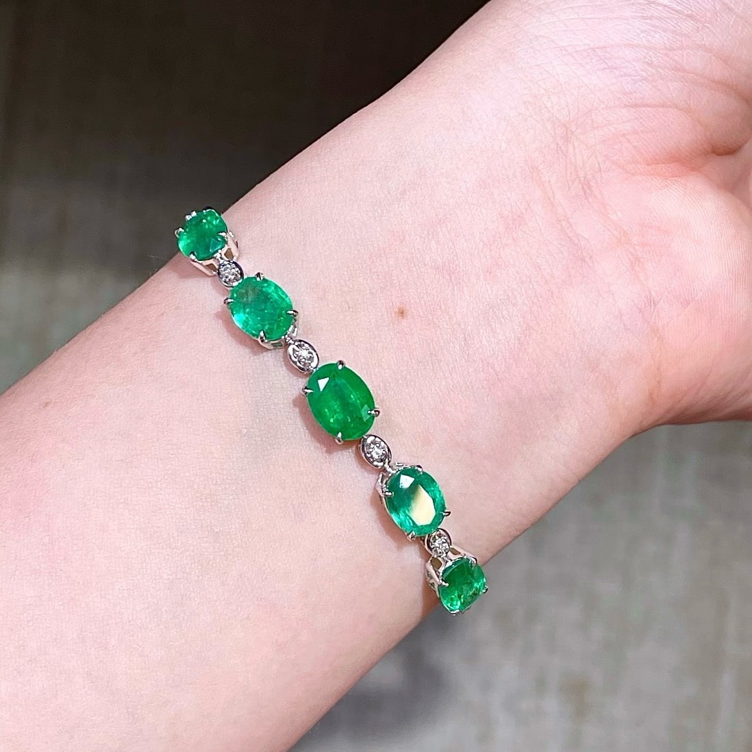 14k Gold 6.35 Ct Natural Emerald & Diamond Bracelet - 6