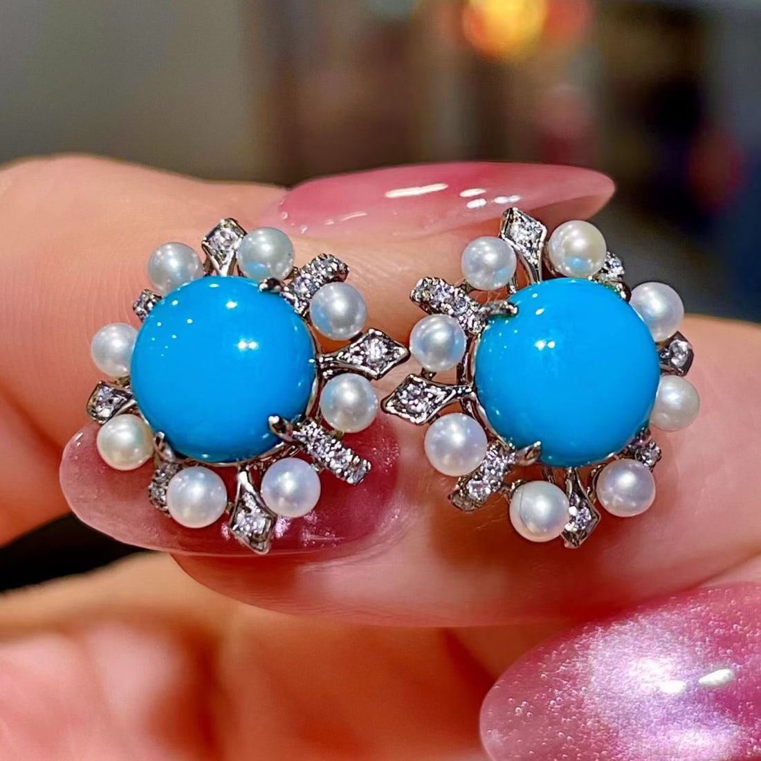 14k Gold 4.37 Ctw Natural Blue Turquoise & Diamond Earrings: Ref:231176382gold // content:14k // goldmain // gemstone:blue // turquoiseshape:roundcarat // weight:4. 19ct // color:bluetreatment:naturalcut // grade:gadjacent // gemstone // 2 // : // diamondshape: