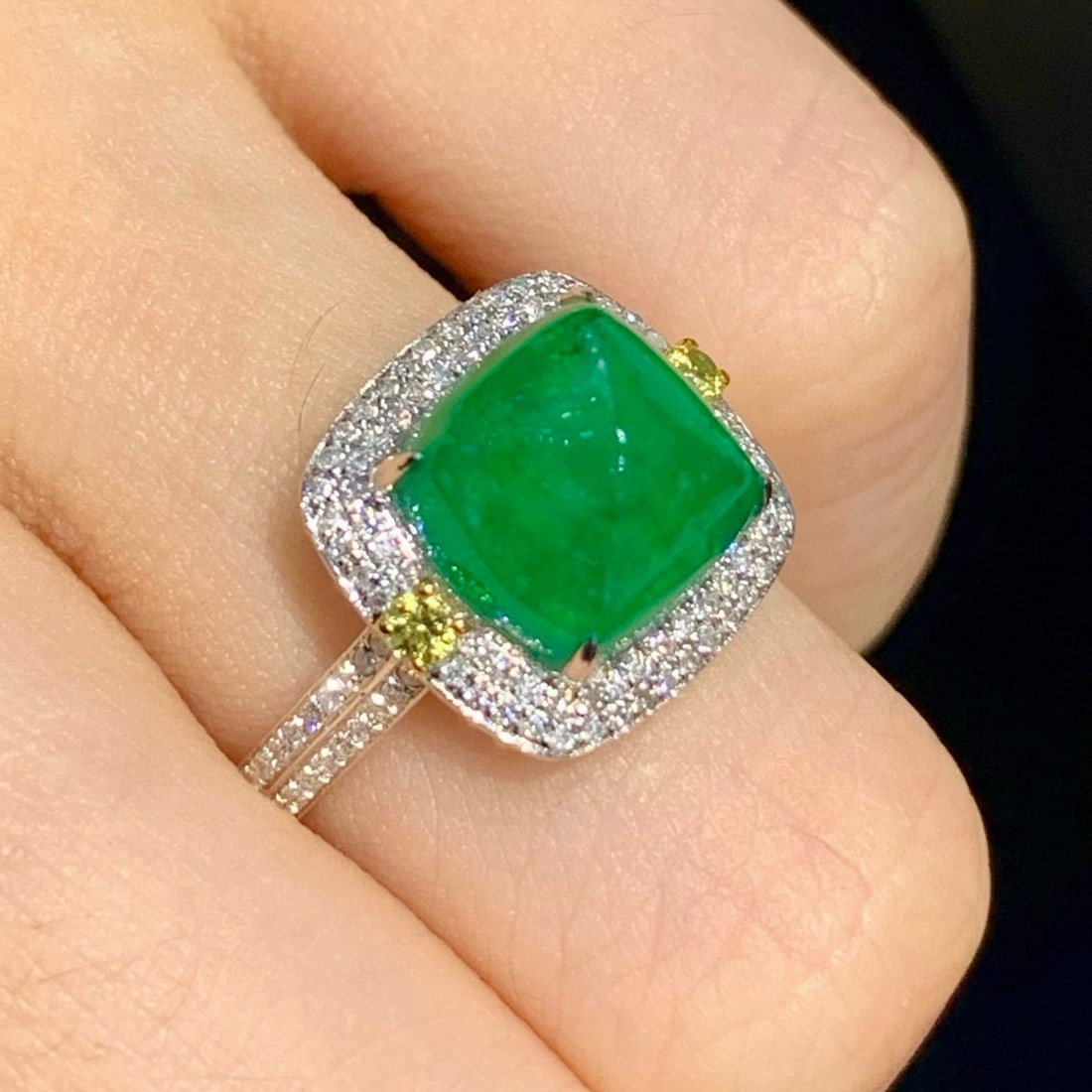 14k Gold 3.9 Ct Natural Emerald & Diamond Ring - 4