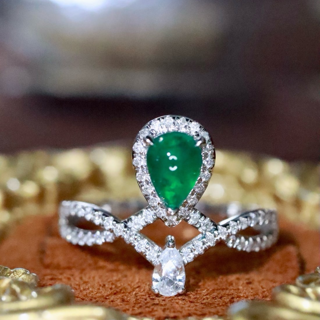 14k Gold 0.81 Ctw Natural Emerald & Diamond Ring: Ref:231176387gold // content:14k // goldring // size:7. 25usmain // gemstone:emeraldshape:pearcarat // weight:0. 56ct // color:greentreatment:naturaladjacent // gemstone // 2 // : //