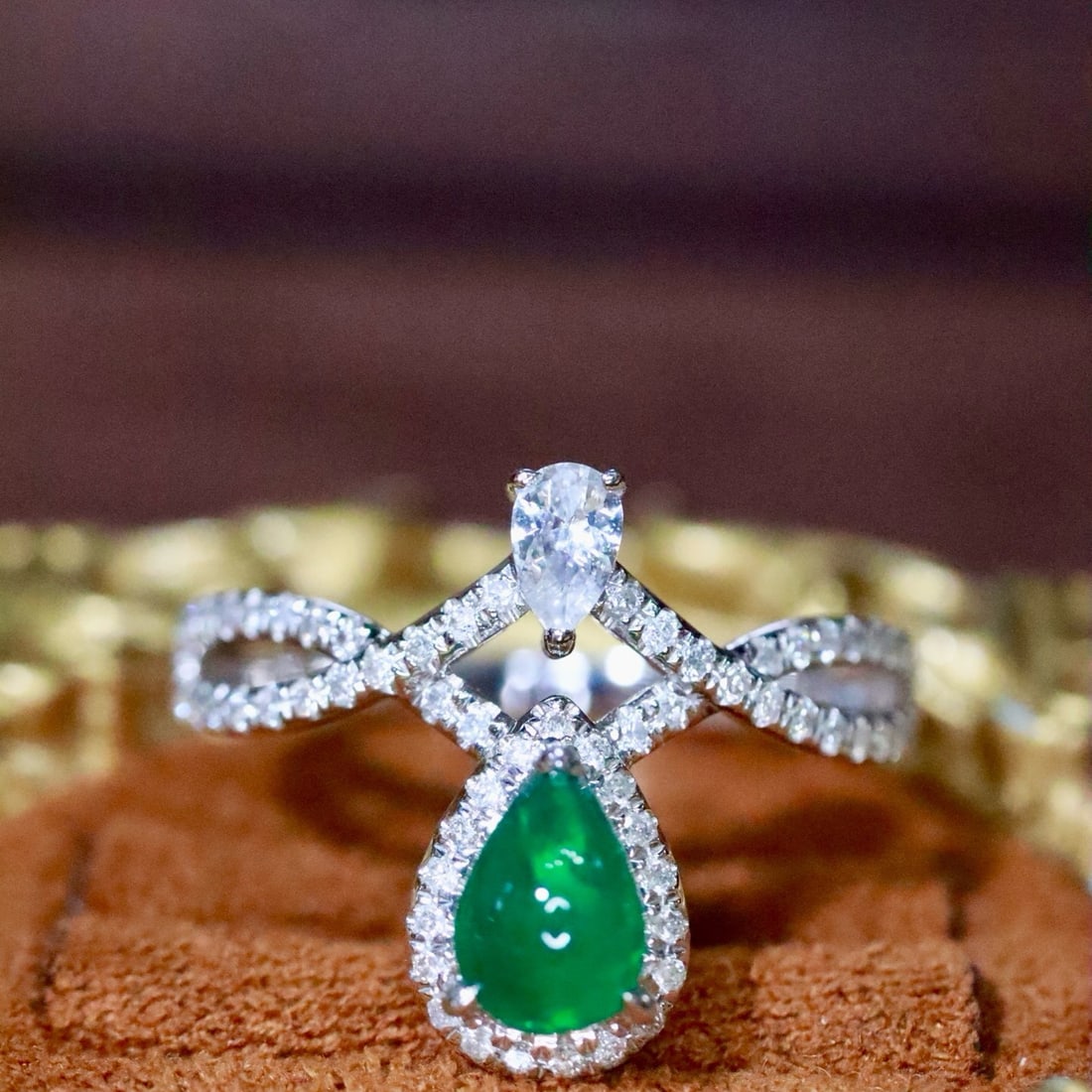 14k Gold 0.81 Ctw Natural Emerald & Diamond Ring - 4