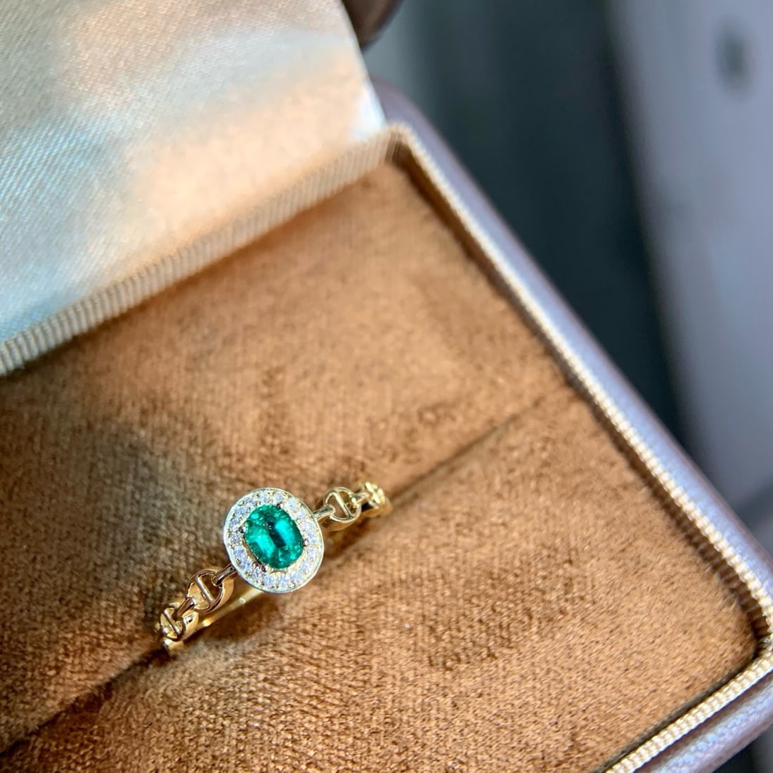 14k Gold 0.32 Ctw Natural Emerald & Diamond Ring: Ref:231176391gold // content:14k // goldring // size:7. 25usmain // gemstone:emeraldshape:ovalcarat // weight:0. 27ct // color:greentreatment:naturaladjacent // gemstone // 2 // : //