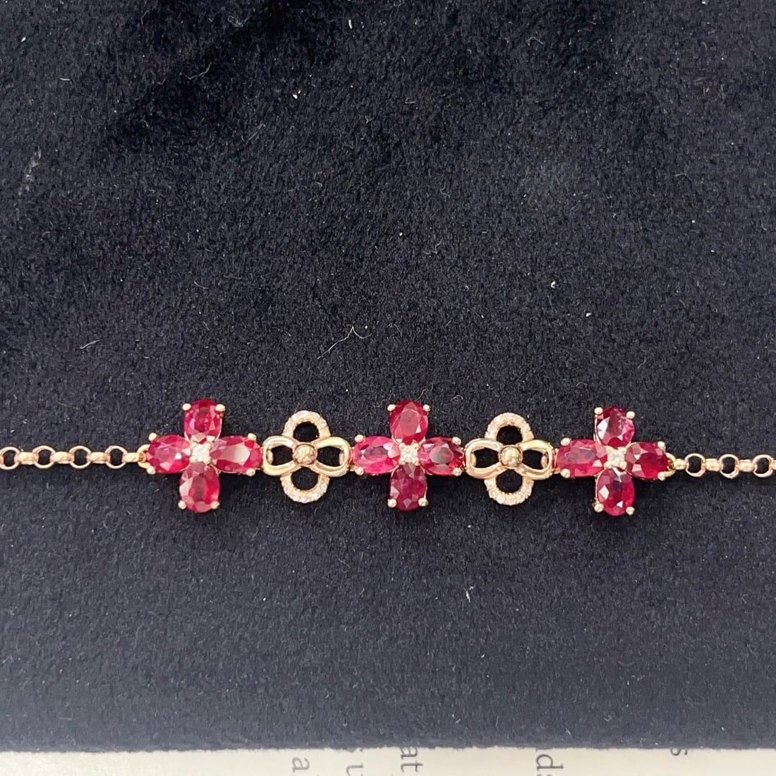 14k Gold 3.20 Ct Natural Ruby & Diamond Bracelet: Ref:231176397gold // content:14k // goldmain // gemstone:rubyshape:ovalcarat // weight:3. 20ct // color:redtreatment:naturaladjacent // gemstone // 2 // : // diamondnumber // of // stones:23shape:roun