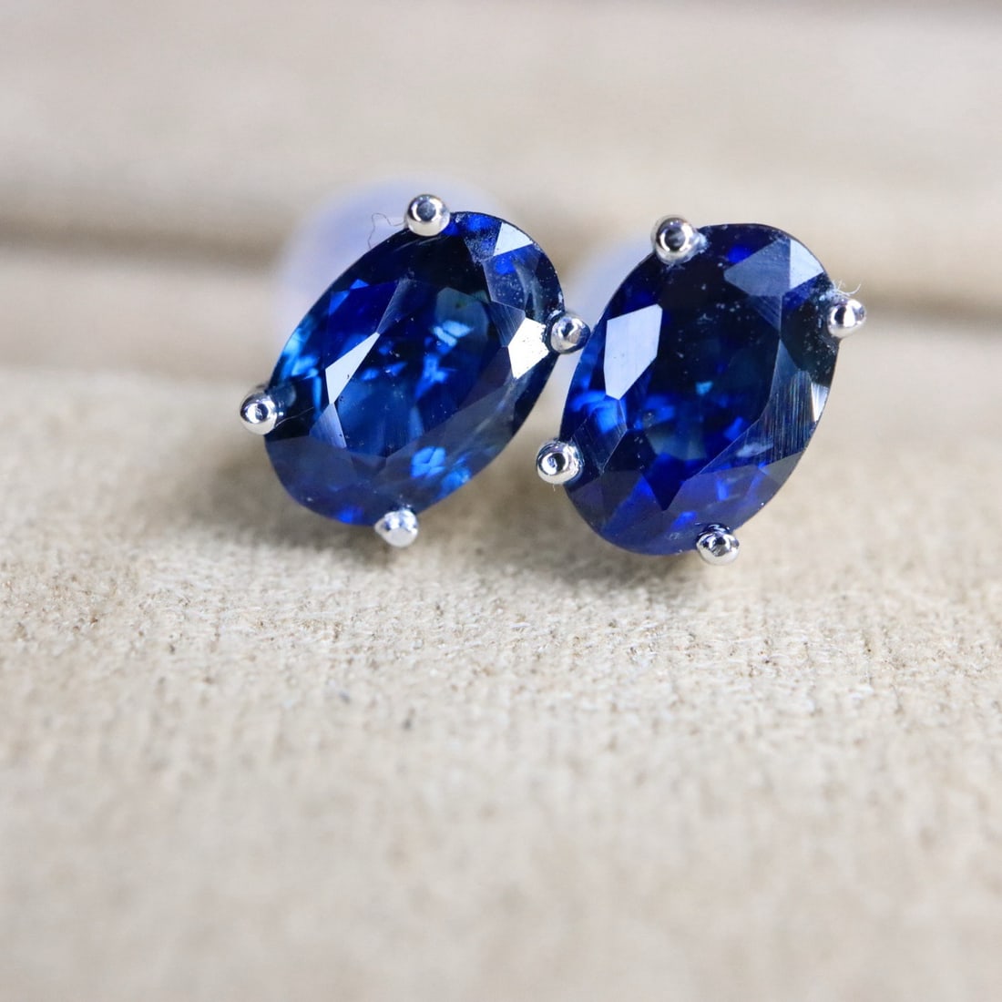 14k Gold 1.23 Ct Natural Sapphire Earrings - 2