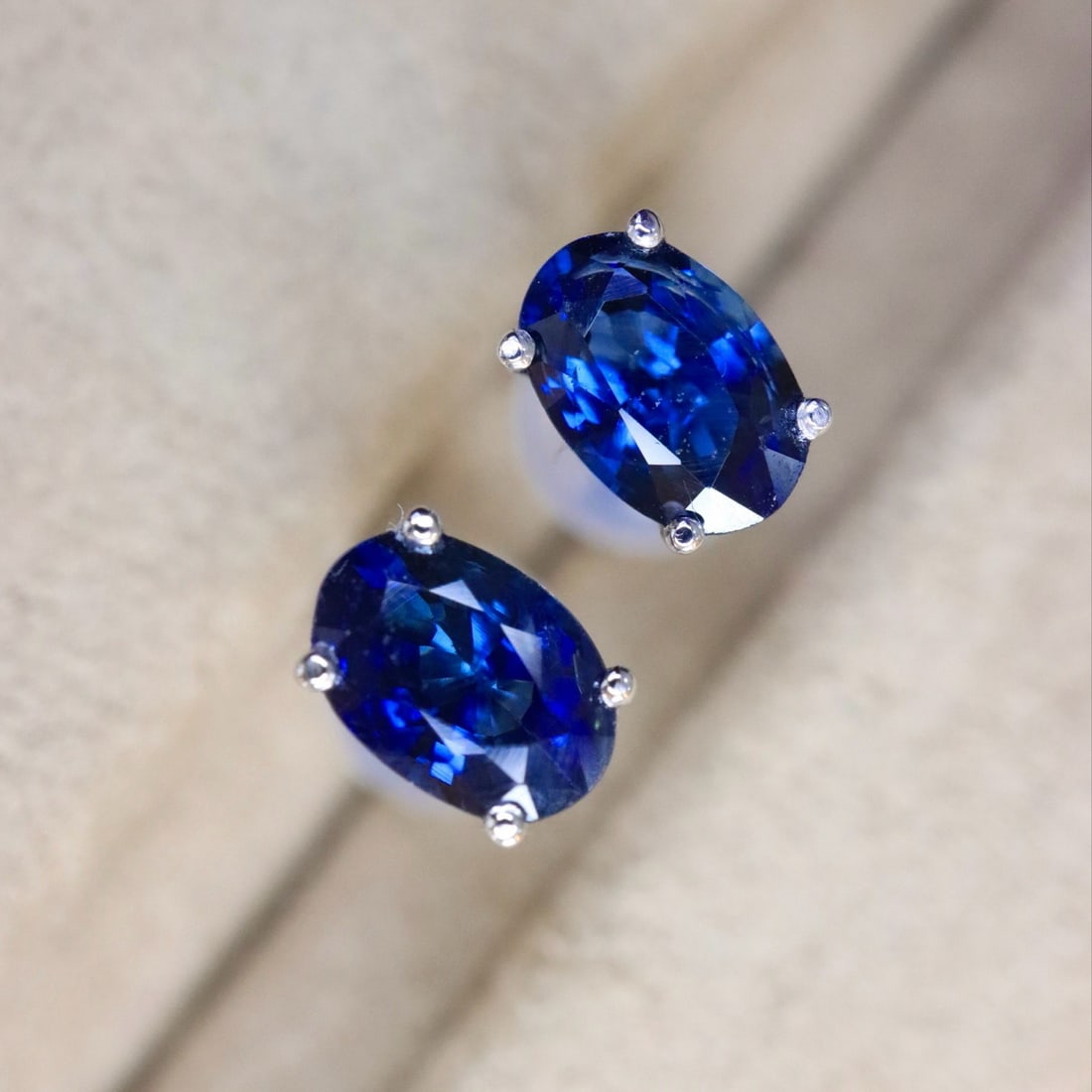 14k Gold 1.23 Ct Natural Sapphire Earrings - 3