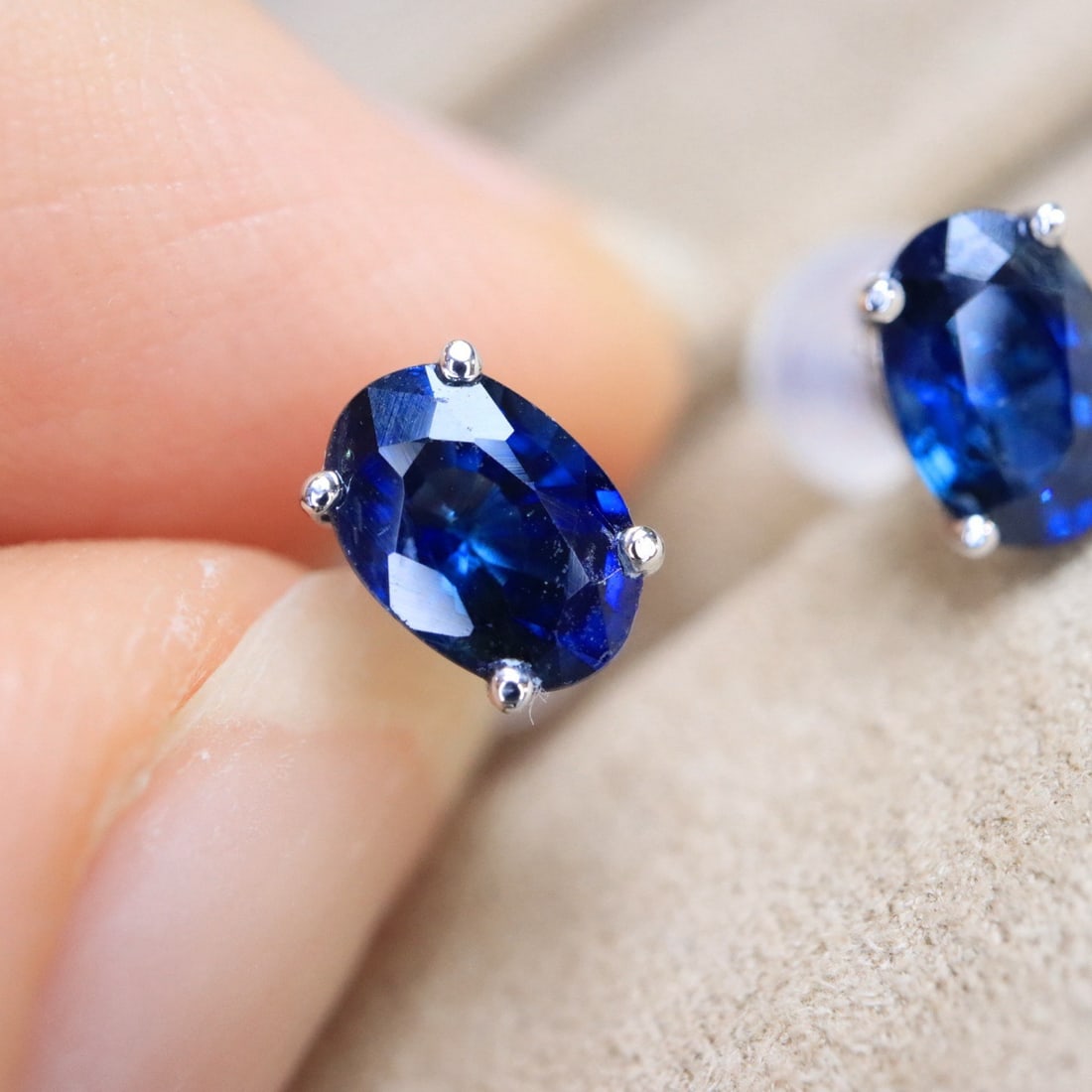 14k Gold 1.23 Ct Natural Sapphire Earrings - 4