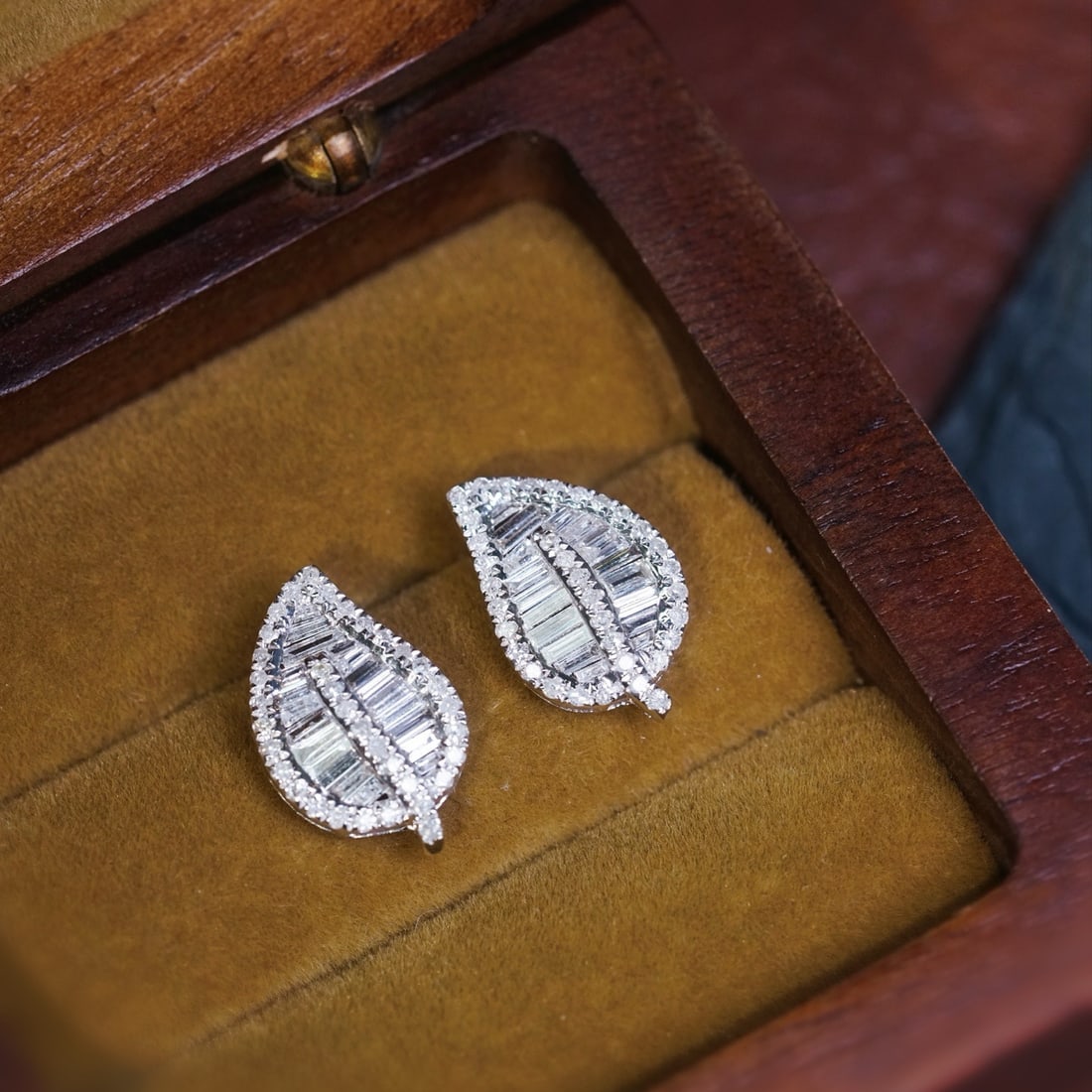 14k Gold 0.90 Ct Natural H Diamond Earrings - 2
