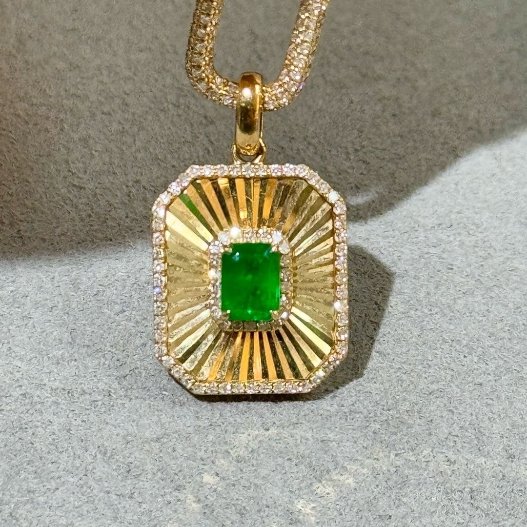 14k Gold 0.75 Ctw Vivid Green Natural Emerald & Diamond Pendant( Without Chain ) - 2