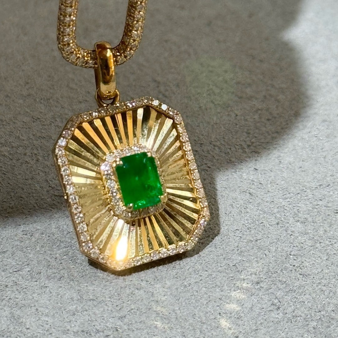 14k Gold 0.75 Ctw Vivid Green Natural Emerald & Diamond Pendant( Without Chain ) - 4