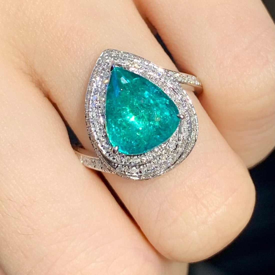 14k Gold 2.7 Ct Natural Paraiba Tourmaline & Diamond Ring - 4