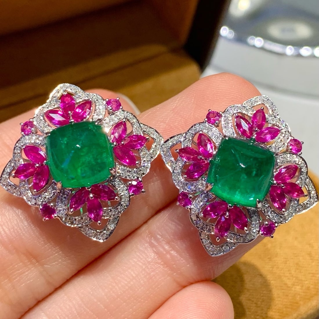 14k Gold 6.5 Ct Natural Emerald & Diamond Earrings - 2