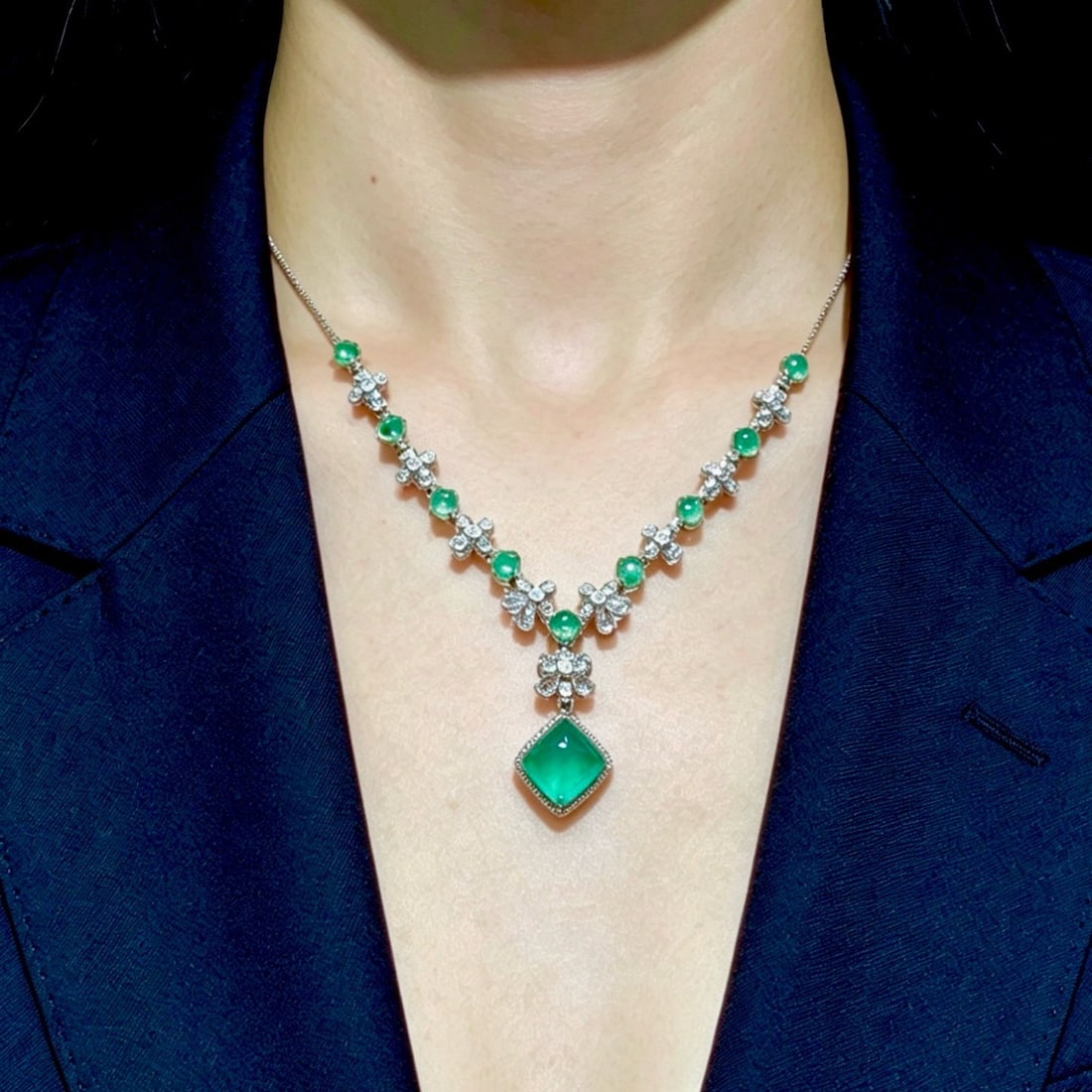 14k Gold 5.02 Ct Natural Emerald & Diamond & Sapphire Necklace - 4
