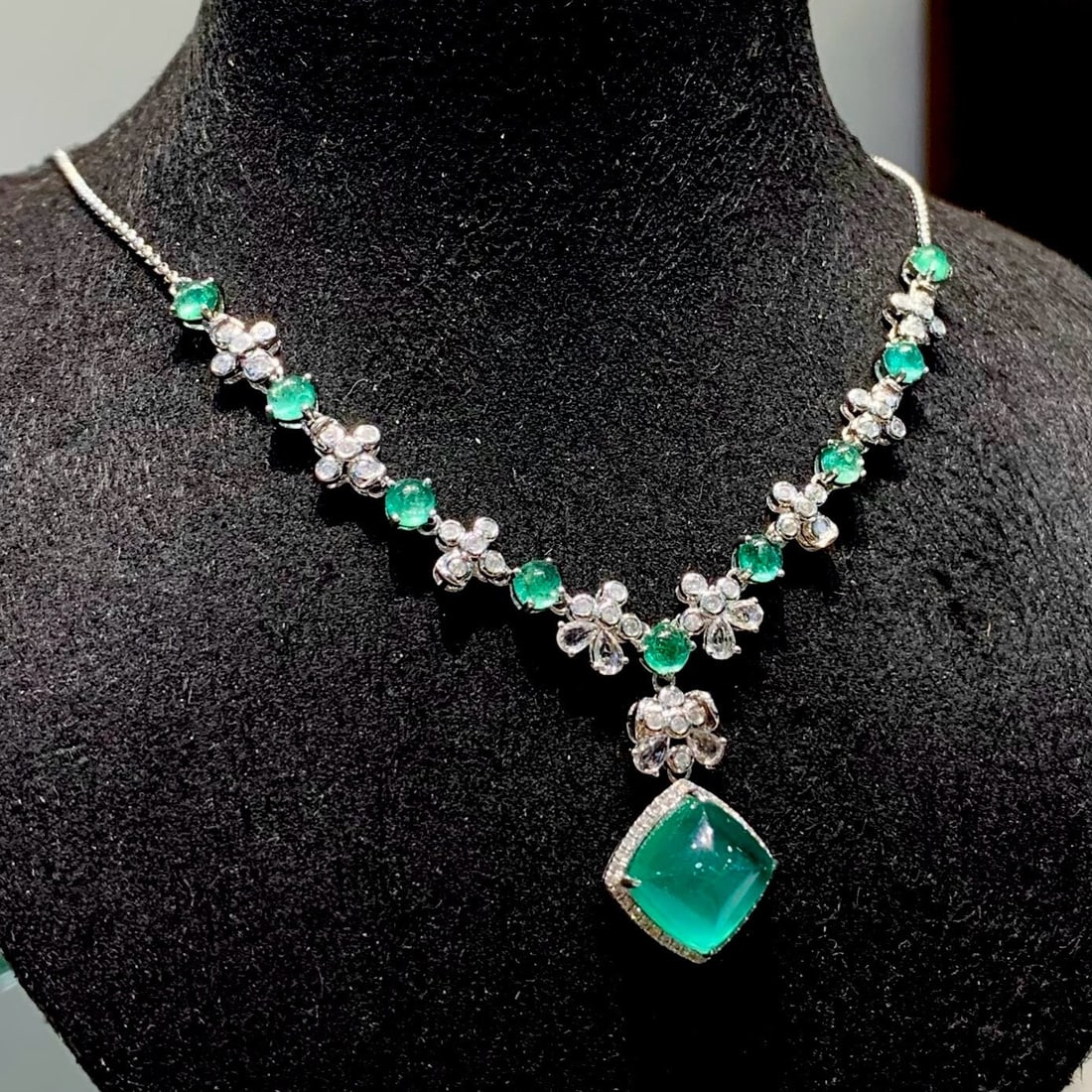 14k Gold 5.02 Ct Natural Emerald & Diamond & Sapphire Necklace - 5