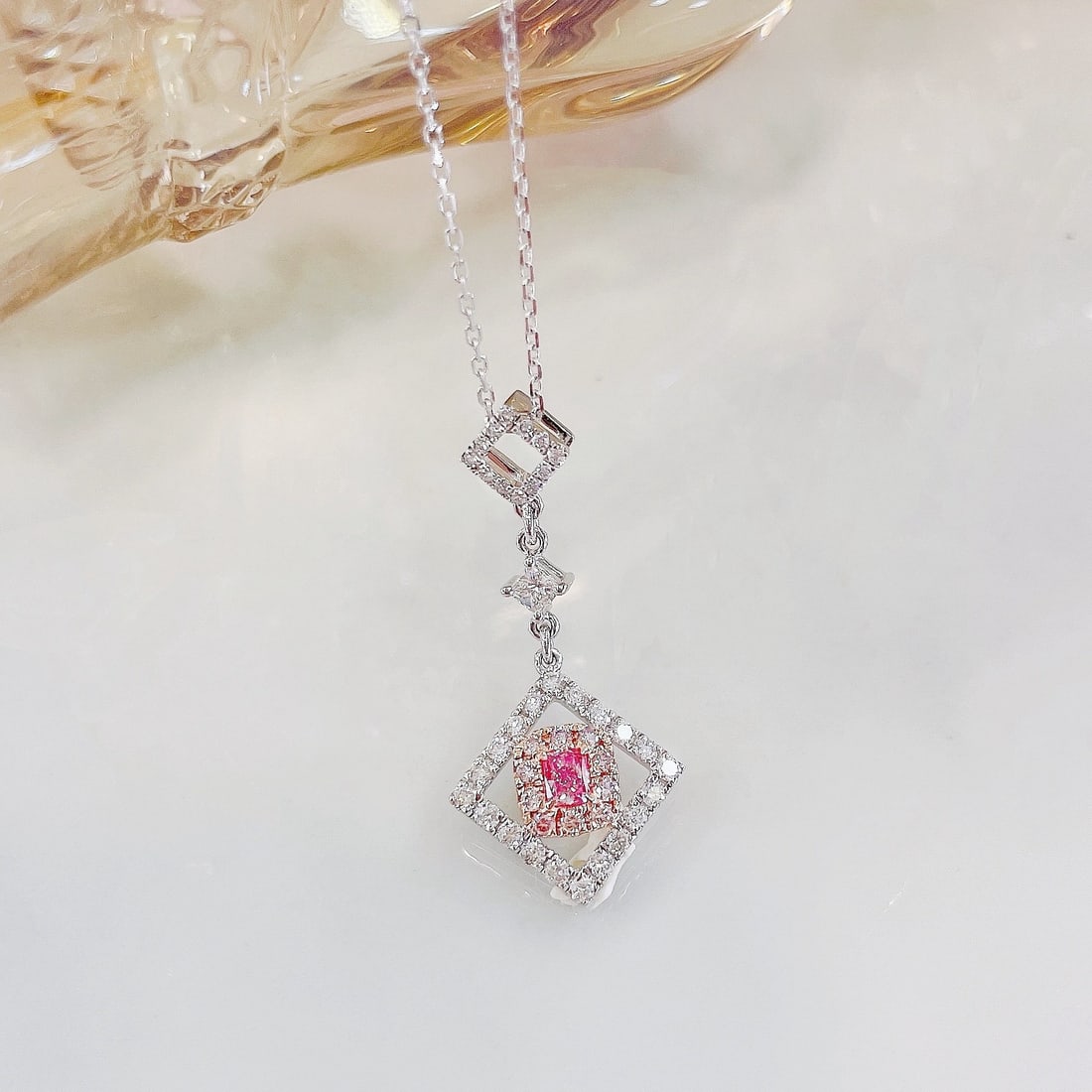 14k Gold 0.44 Ctw Natural Pink Diamond & Diamond Necklace: Ref:231177094 // gold content:14k gold // main gemstone:pink diamond // shape:cushion // carat weight:0. 10ct // color:pink // treatment:natural // // adjacent gemstone 2 : diamond // shape:multiple