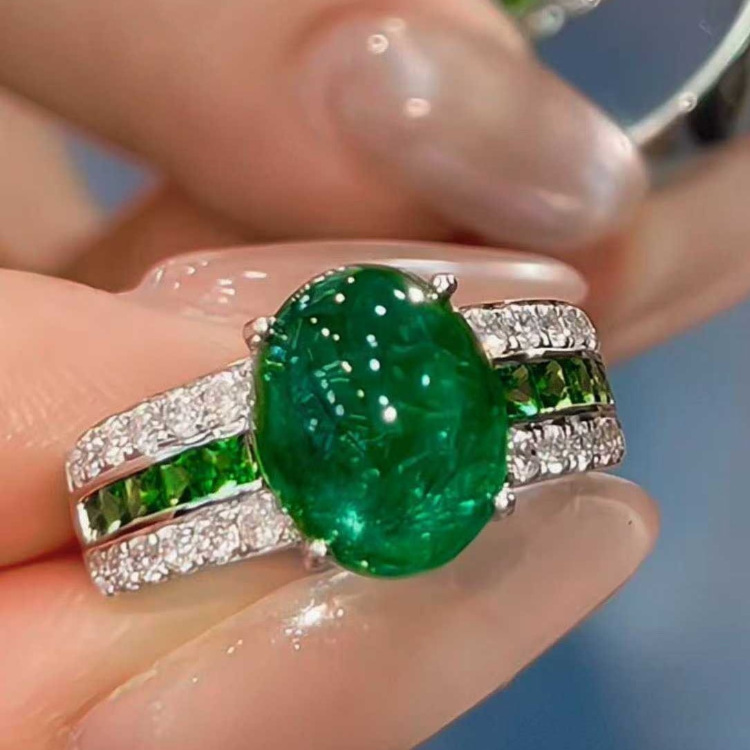 14k Gold 4.5 Ct Natural Emerald & Diamond Ring - 4