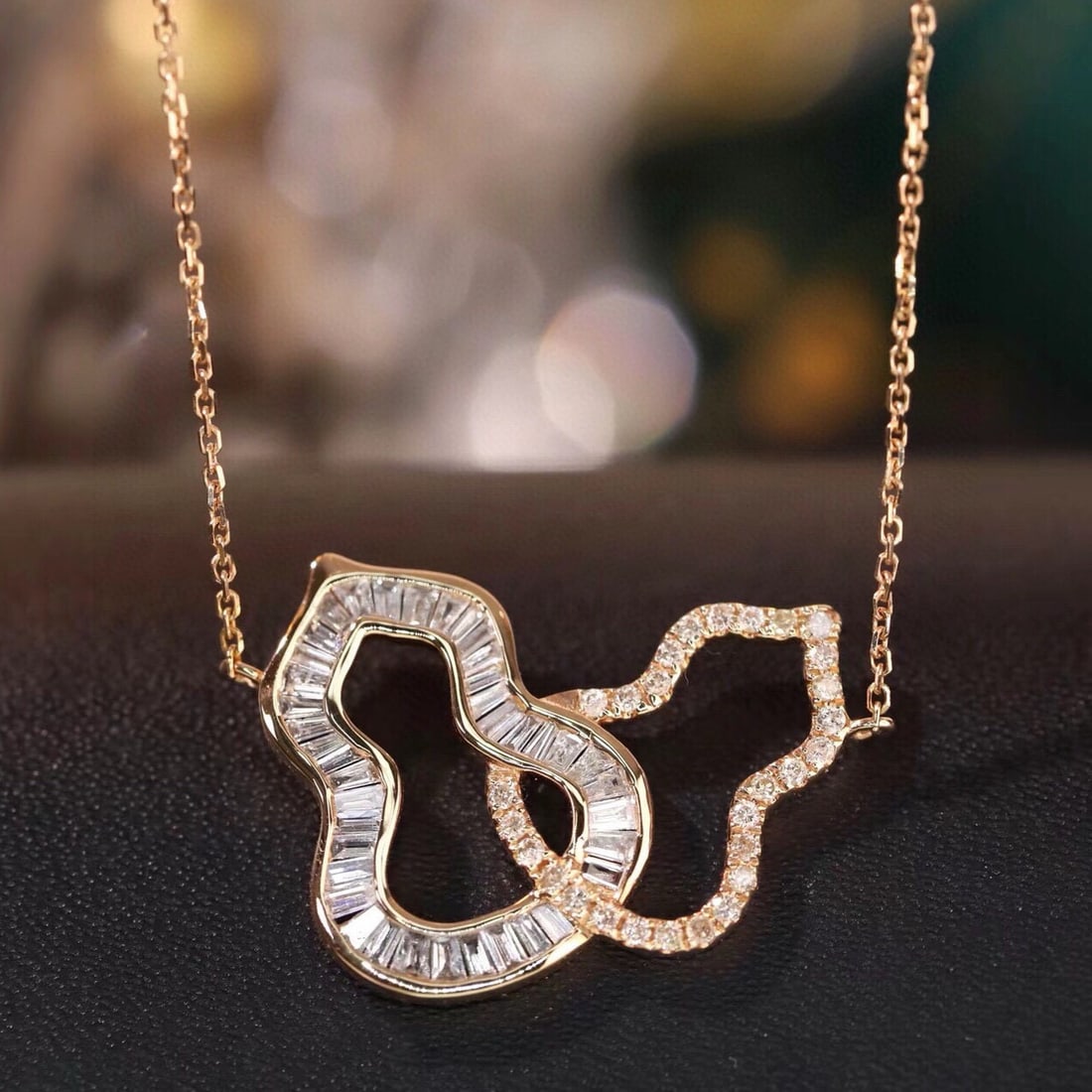 14k Gold 0.55 Ct Natural H Diamond Necklace: Ref:231177150 // gold content:14k gold // main gemstone:diamond // shape:multiple // carat weight:0. 55ct // clarity grade:vs-si // color:h // treatment:natural // High Estimate: 3100 Low Estimate: