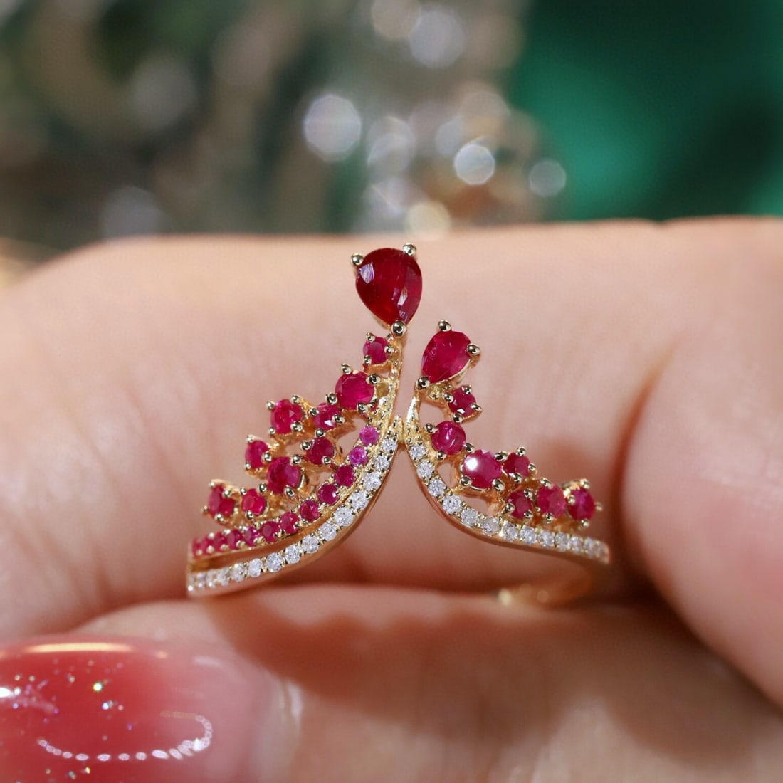 14k Gold 0.85 Ctw Natural Ruby & Diamond Ring: Ref:231177152 // gold content:14k gold // ring size:7. 25us // // main gemstone:ruby // shape:multiple // carat weight:0. 75ct // color:red // treatment:natural // // adjacent gemstone 2 : diamond //