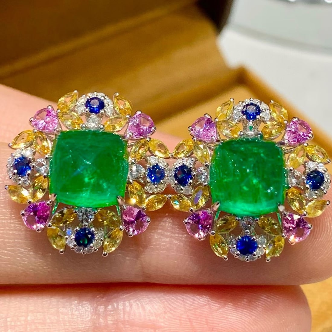 14k Gold 5.2 Ct Natural Emerald & Coloured Gemstone & Diamond Earrings: Ref:231177175 // gold content:14k gold // main gemstone:emerald // number of stones:2 // shape:sugar-loaf // carat weight:5. 2ct // color:green // treatment:natural // // adjacent gemstone 2 :