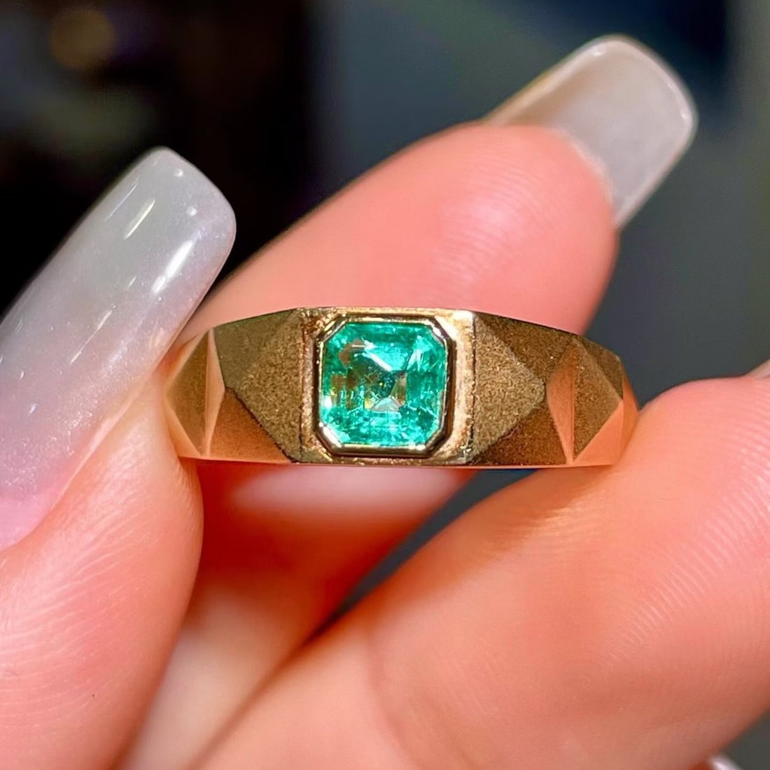 14k Gold 0.50 Ct Natural Emerald Ring: Ref:231177179 // gold content:14k gold // ring size:7. 25us // // main gemstone:emerald // shape:octagonal // carat weight:0. 50ct // color:green // treatment:natural // Low Estimate: 3700 Condition: