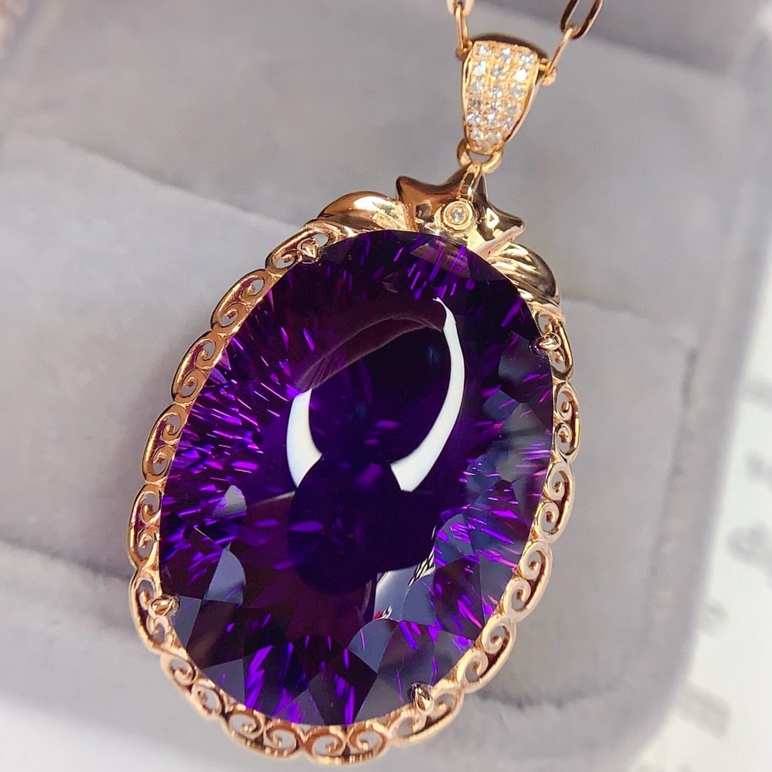 14k Gold 30.8 Ct Natural Amethyst & Diamond Pendant( Without Chain ): Ref:231177220 // gold content:14k gold // main gemstone:amethyst // shape:oval // carat weight:30. 8ct // color:purple // treatment:natural // // adjacent gemstone 2 : diamond // number of stones:19