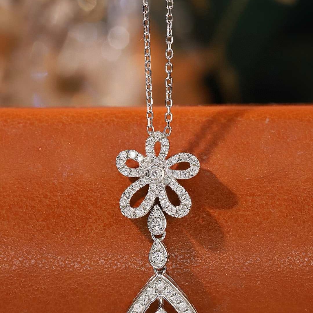 14k Gold 0.45 Ct Natural H Diamond Necklace: Ref:231177241 // gold content:14k gold // main gemstone:diamond // shape:multiple // carat weight:0. 45ct // clarity grade:vs-si // color:h // treatment:natural // High Estimate: 3000 Condition: New