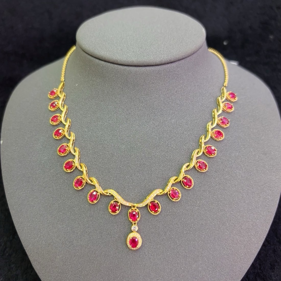 14k Gold 5.30 Ct Natural Ruby & Diamond & Sapphire Necklace - 2