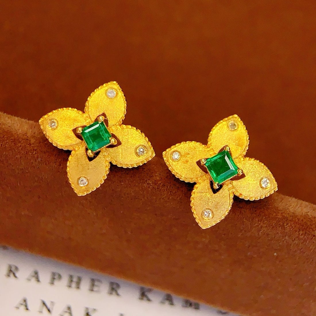 14k Gold 0.4 Ct Vivid Green Natural Emerald & Diamond Earrings - 3