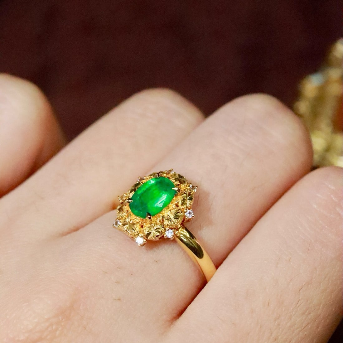 14k Gold 0.68 Ctw Natural Emerald & Diamond Ring - 6