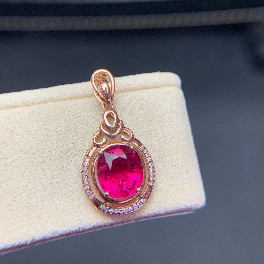 14k Gold 2.2 Ct Natural Tourmaline & Diamond Pendant( Without Chain ): Ref:231178045 // gold content:14k gold // main gemstone:tourmaline // shape:oval // carat weight:2. 2ct // color:red // treatment:natural // // adjacent gemstone 2 : diamond // shape:round // clarity 