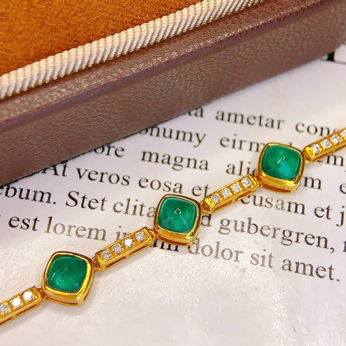 14k Gold 7.25 Ct Natural Emerald & Diamond Bracelet - 4
