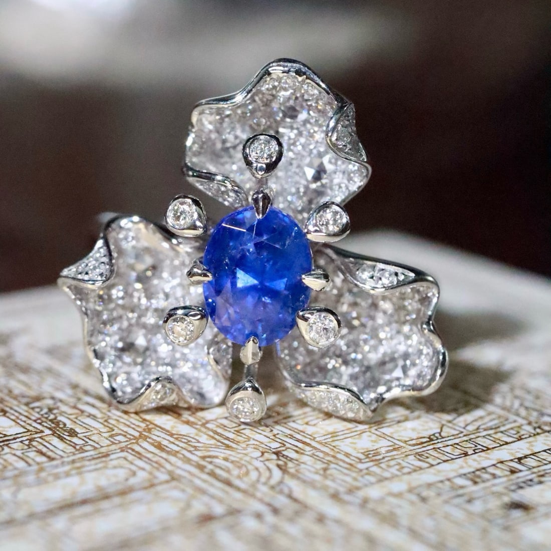 14k Gold 2.18 Ctw Natural Sapphire & Diamond & Flowers Ring: Ref:231178057 // gold content:14k gold // ring size:7. 25us // // main gemstone:sapphire // shape:oval // carat weight:1. 4ct // color:blue // treatment:natural // // adjacent gemstone 2 : diamond //