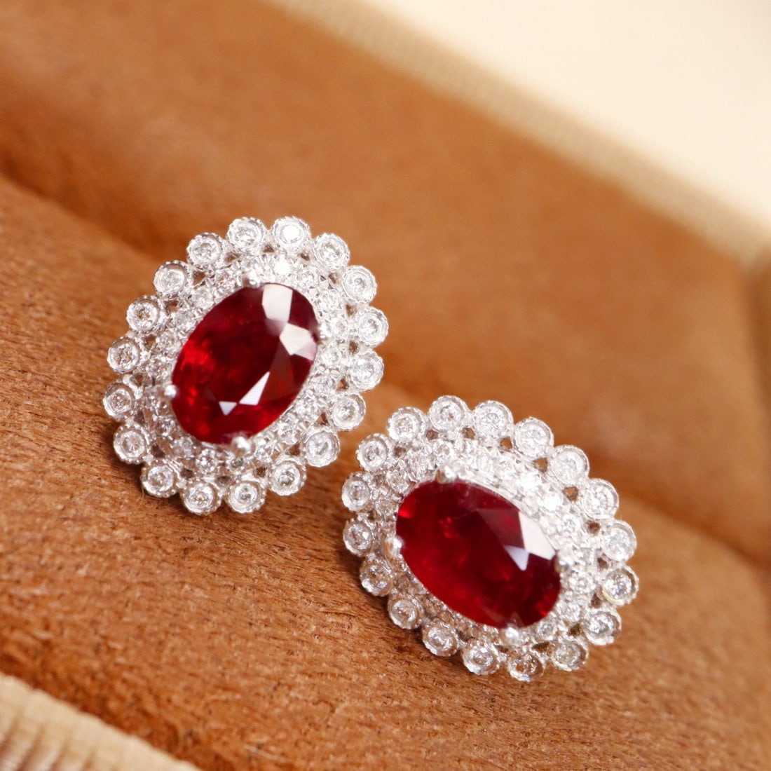 14k Gold 1.32 Ctw Natural Ruby & Diamond Earrings: Ref:231178062 // gold content:14k gold // main gemstone:ruby // shape:oval // carat weight:1. 06ct // color:pigeonblood red // treatment:natural // // adjacent gemstone 2 : diamond // shape:round //