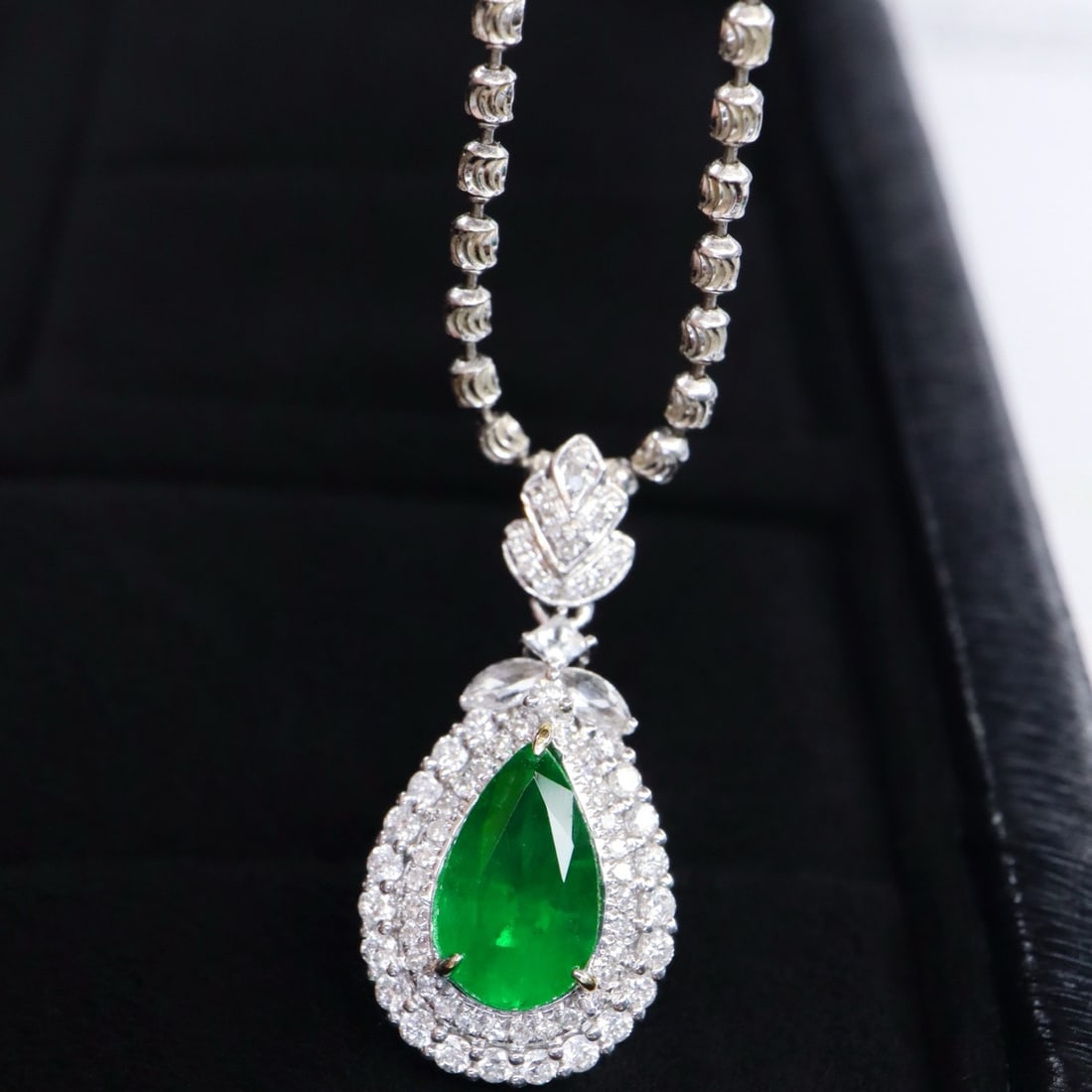14k Gold 1.45 Ctw Vivid Green Natural Emerald & Diamond Pendant( Without Chain ) - 3