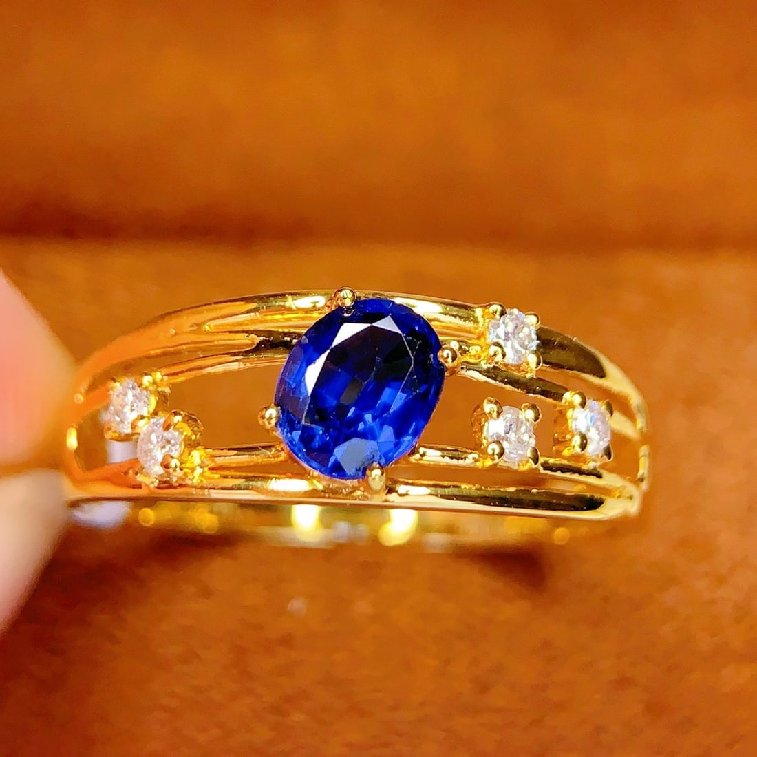 14k Gold 0.85 Ct Vivid Blue Natural Sapphire & Diamond Ring - 5
