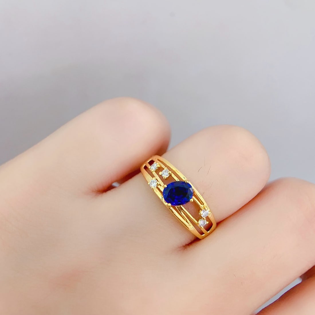 14k Gold 0.85 Ct Vivid Blue Natural Sapphire & Diamond Ring - 6