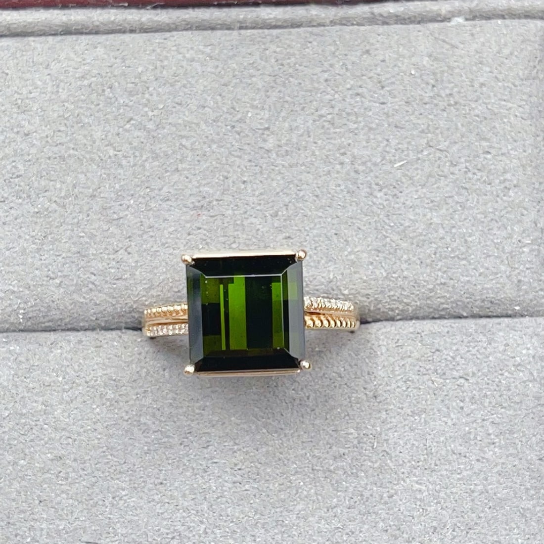 14k Gold 5.25 Ctw Natural Tourmaline & Diamond Ring: Ref:231178091 // gold content:14k gold // ring size:7. 25us // // main gemstone:tourmaline // shape:octagonal // carat weight:5. 2ct // color:green // treatment:natural // // adjacent gemstone 2 :