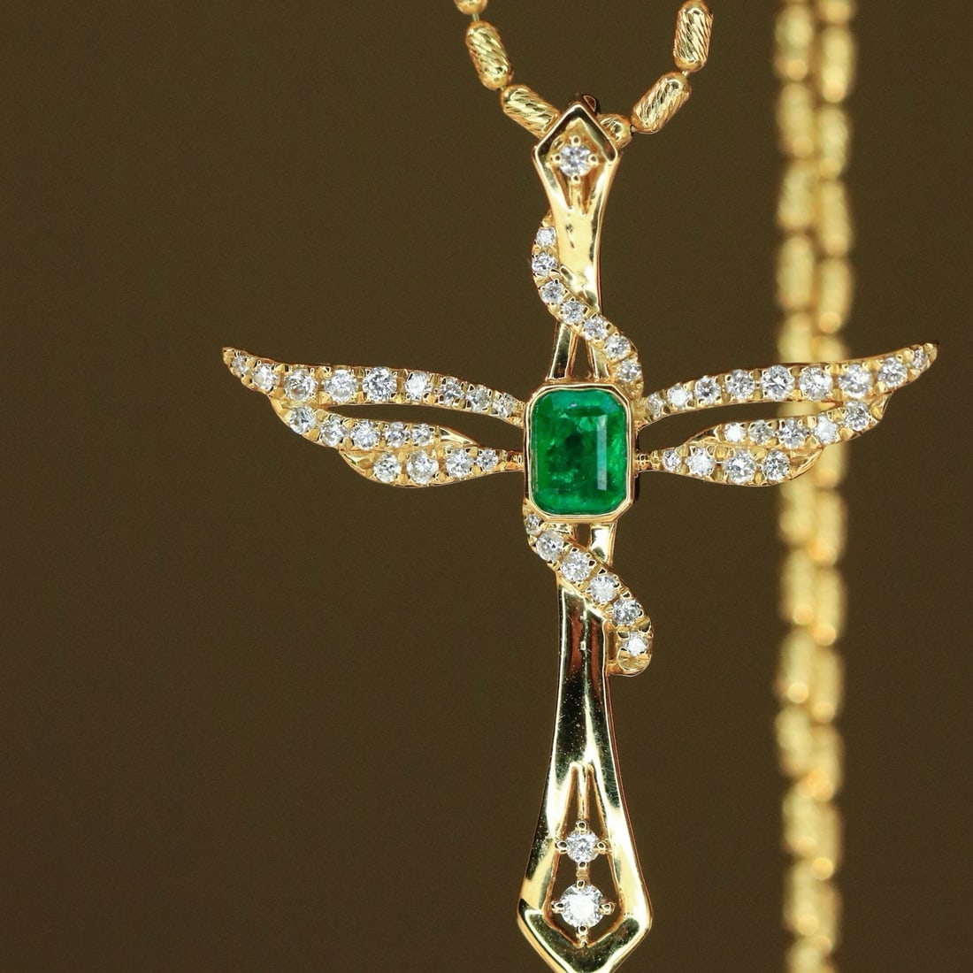14k Gold 0.45 Ctw Vivid Green Natural Emerald & Diamond Pendant( Without Chain ): Ref:231178096 // gold content:14k gold // main gemstone:emerald // shape:octagonal // carat weight:0. 2ct // color:vivid green // treatment:natural // // adjacent gemstone 2 : diamond // shape:round /