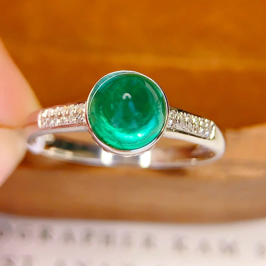 14k Gold 1.6 Ct Natural Emerald & Diamond Ring - 3