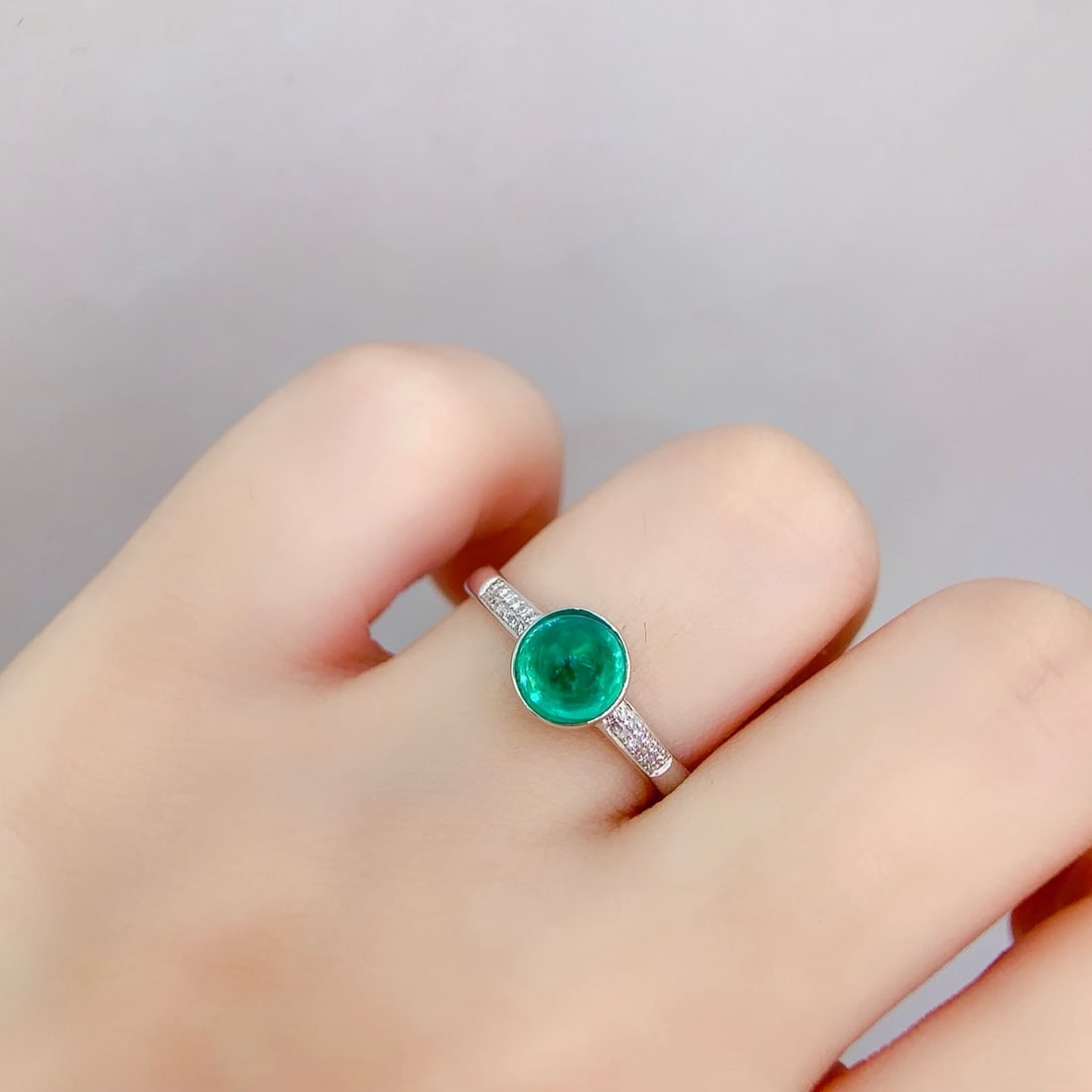 14k Gold 1.6 Ct Natural Emerald & Diamond Ring - 6