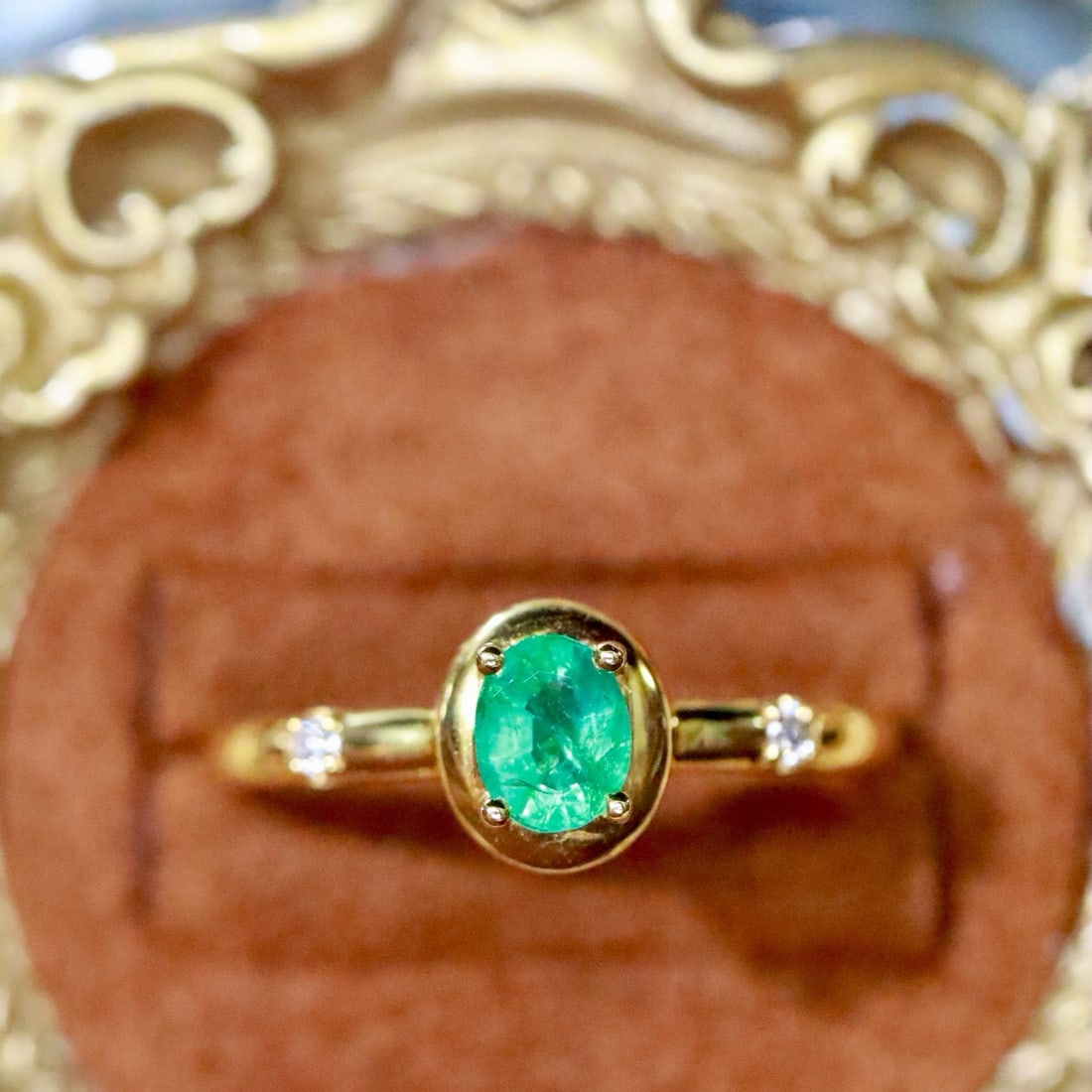 14k Gold 0.31 Ct Natural Emerald & Diamond Ring: Ref:231178101 // gold content:14k gold // ring size:7. 25us // // main gemstone:emerald // shape:oval // carat weight:0. 31ct // color:green // treatment:natural // // adjacent gemstone 2 : diamond