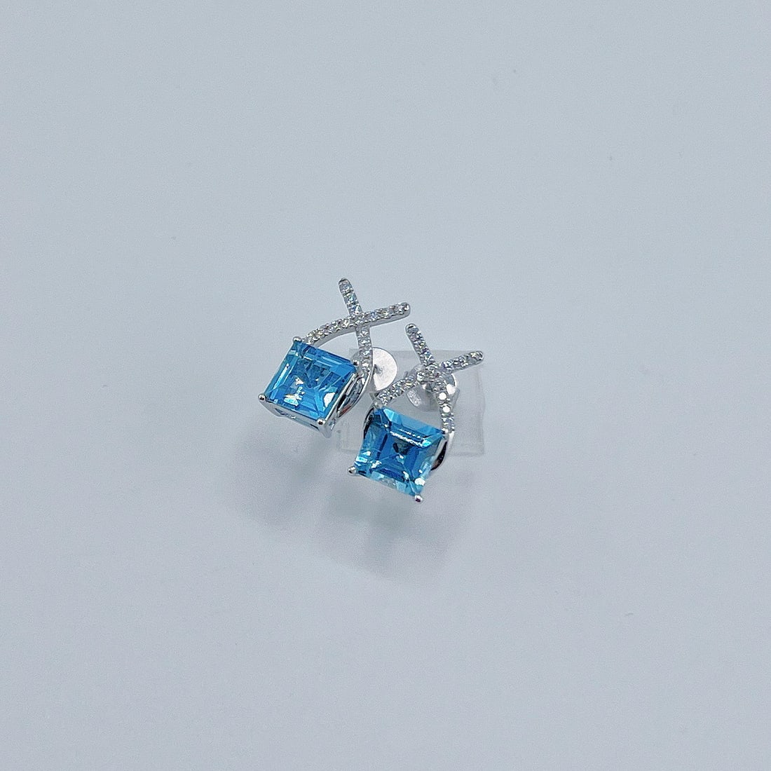 14k Gold 1.95 Ctw Natural Aquamarine & Diamond Earrings - 2