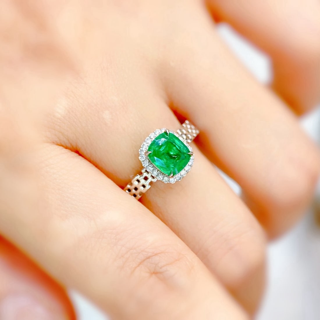 14k Gold 1.17 Ctw Natural Emerald & Diamond Ring - 2