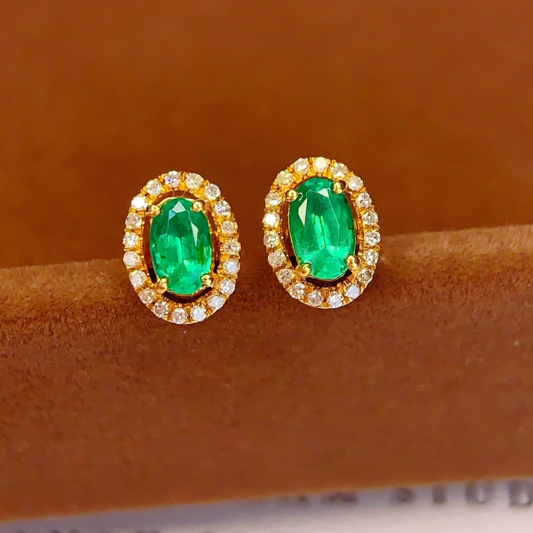 14k Gold 1.2 Ct Natural Emerald & Diamond Earrings - 3
