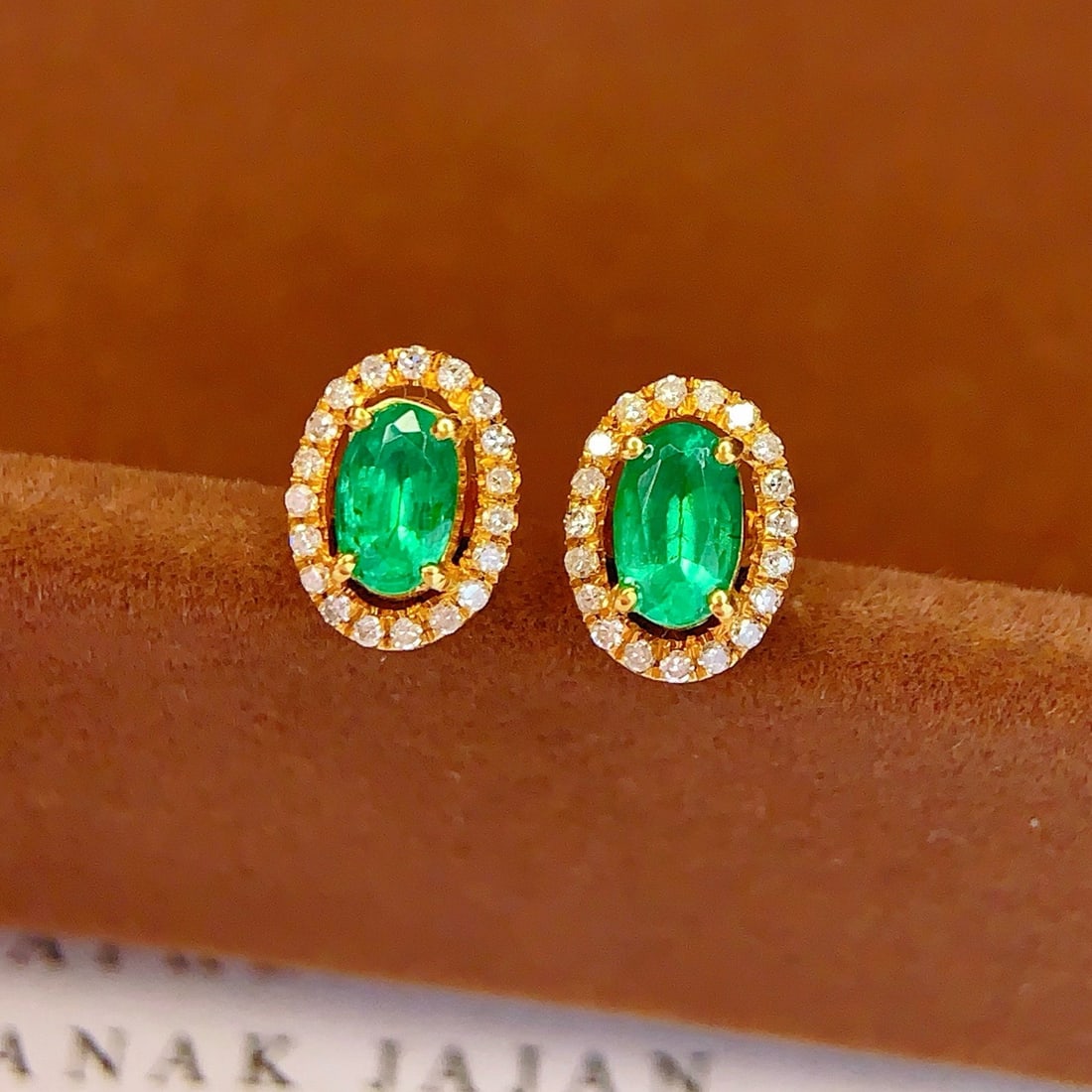 14k Gold 1.2 Ct Natural Emerald & Diamond Earrings - 4