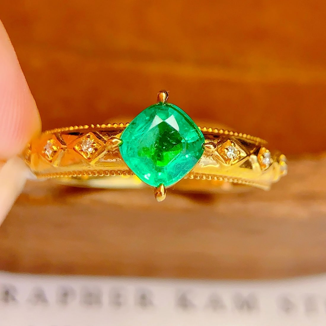 14k Gold 0.7 Ct Natural Emerald & Diamond Ring - 2